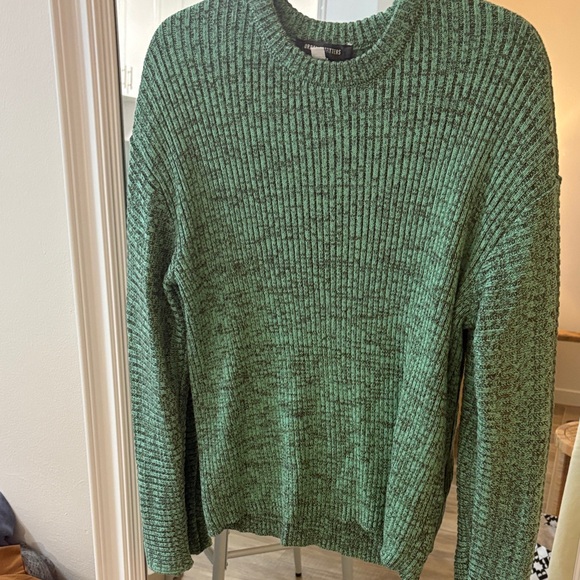 Urban Outfitters Green Crewneck Sweater - Picture 1 of 3